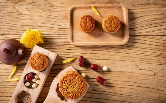 歡樂在中秋，情濃意更濃